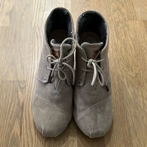 Toms Women’s Kala Dark Tan Suede Lace Up Winter Wedge Boots